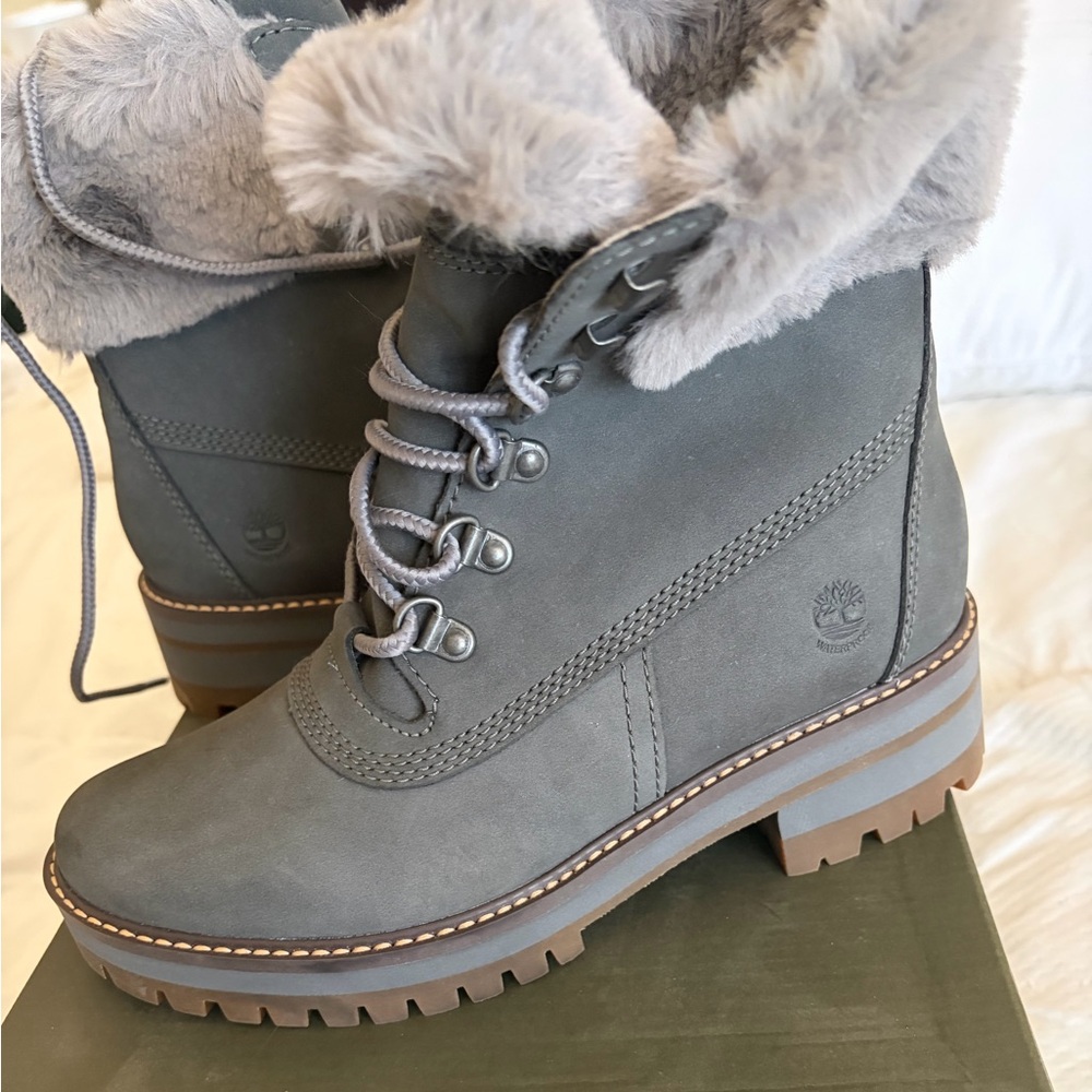 Timberland Women's Gray Winter Boots with Fur Trim